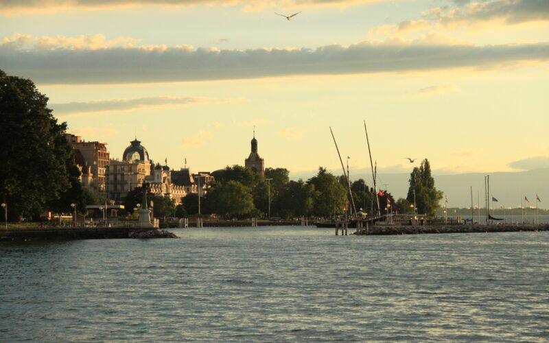 Léman lake - Évian-les-Bains - flickr - Cristian Bortes