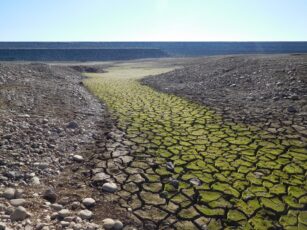 Folsom Lake Drought 87 - Free Pic via publicdomains.net
