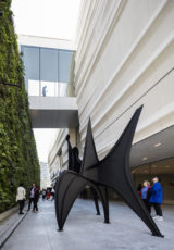 23. Pat and Bill Wilson Sculpture Terrace featuring Alexander Calder’s sculpture Maquette for Trois Disques (Three Disks), formerly Man (1967); photo © Henrik Kam, courtesy SFMOMA